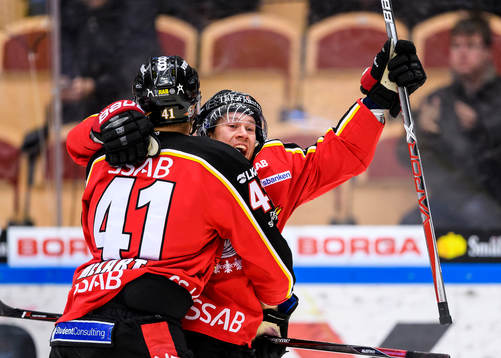 Luleås Andreas Falk (h) jublar