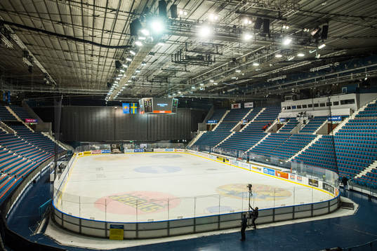 Vy från läktarplats inne på Hovet före ishockeymatchen