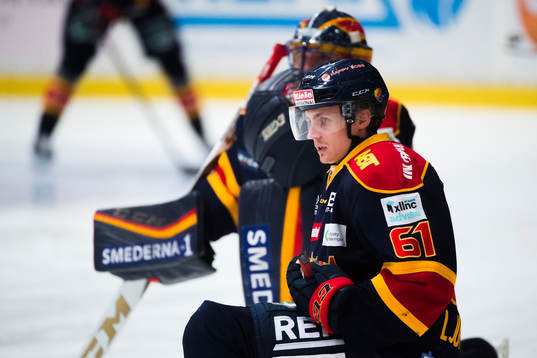 Djurgårdens Markus Ljungh före  ishockeymatchen i SHL