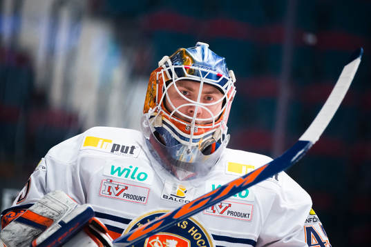 Växjös målvakt Viktor Andrén före ishockeymatchen i