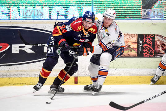 Djurgårdens Daniel Brodin och Växjös Philip Holm
