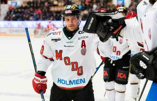 Modos Per-Åge Skröder jublar