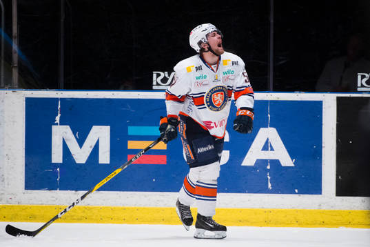 Växjös Arvid Lundberg har ont