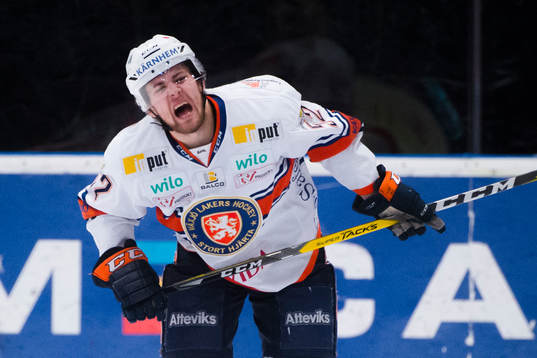 Växjös Arvid Lundberg har ont