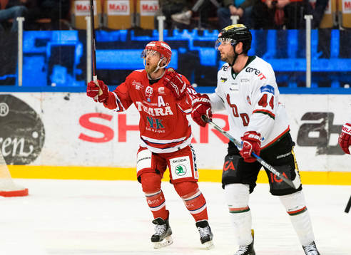 Timrås Sebastian Lauritzen jublar