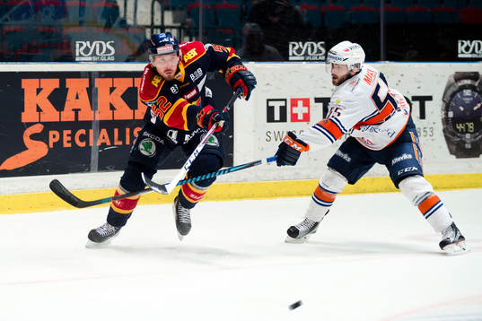 Djurgårdens Mikael Ahlén och Växjös Nick Bailen