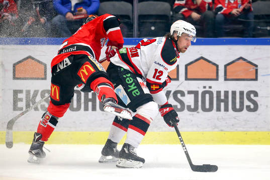 Örebros Glenn Gustafsson och Malmö Redhawks Andreas