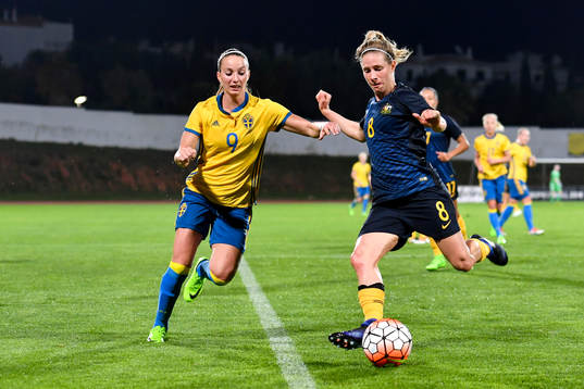 Sveriges Kosovare Asllani och Australiens Elise