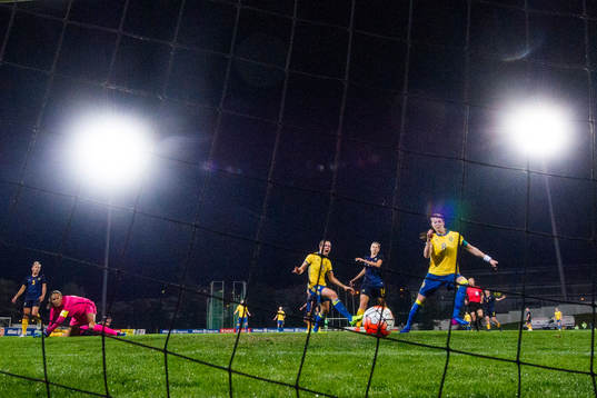 Sveriges Lotta Schelin gör 0-1