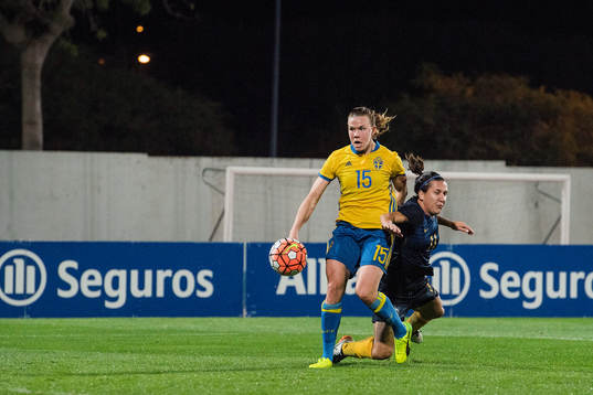 Sveriges Jessica Samuelsson mot Australiens Lisa De Vanna