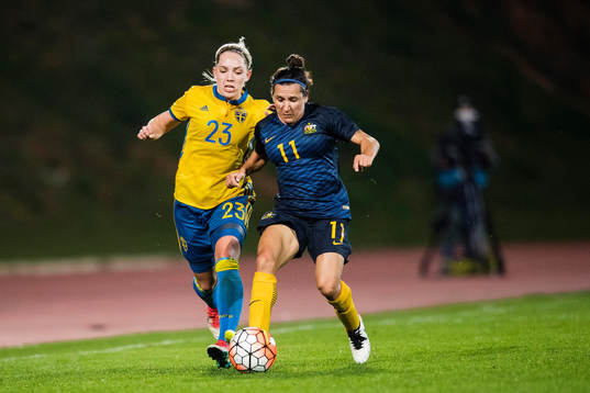 Sveriges Elin Rubensson och Australiens Lisa De Vanna