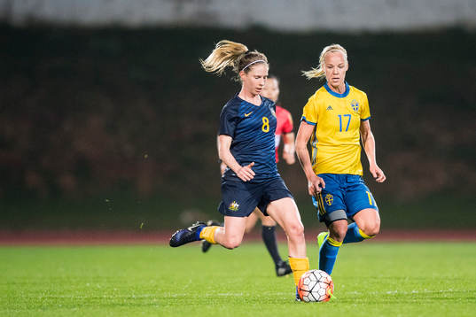 Australiens Elise Kellond-Knight och Sveriges Caroline Seger