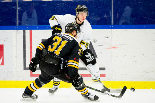 s Jesper Bratt och Panterns Emil Sandin