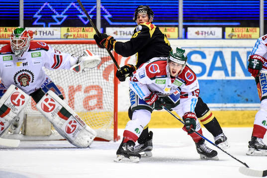 Brynäs Daniel Paille och Frölundas Matt Donovan och