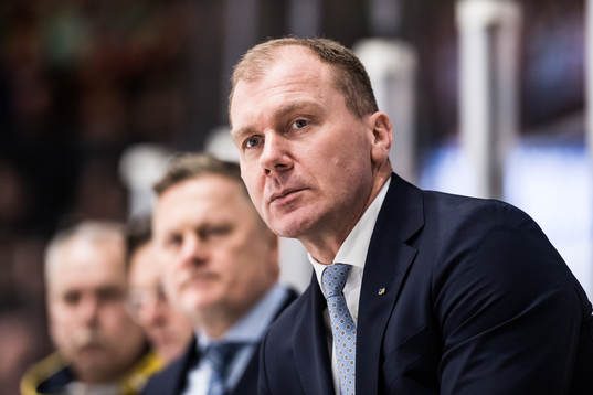s tränare Johan Lindbom