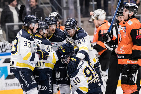 s Ted Brithén gjort 0-1. Karlskronas Kristoffer Söder