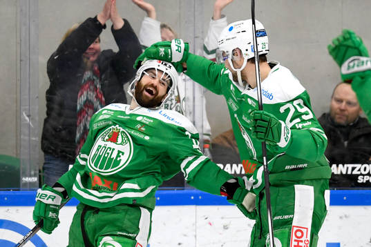 Rögles Jack Connolly jublar