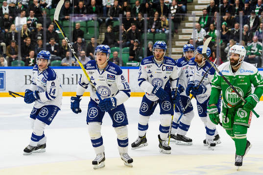 Leksands spelare jublar