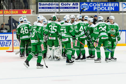 Rögles spelare jublar