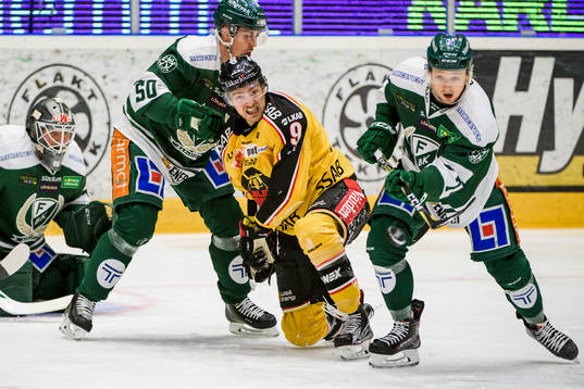 Färjestads målvakt Stefan Steen, Sebastian Erixon och
