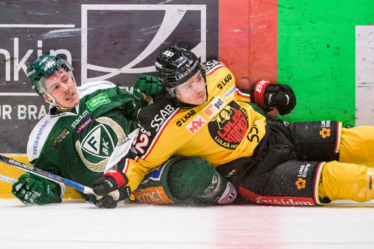 Färjestads Sebastian Erixon och Luleås Oscar Engsund