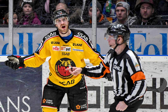 Luleås Kael Mouillierat blir utvisad