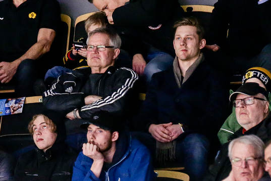 Skellefteås Oscar Möller på läktaren