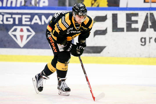 Skellefteås Bud Holloway grinar illa