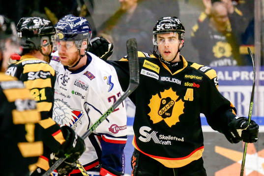 Skellefteås Joakim Lindström jublar