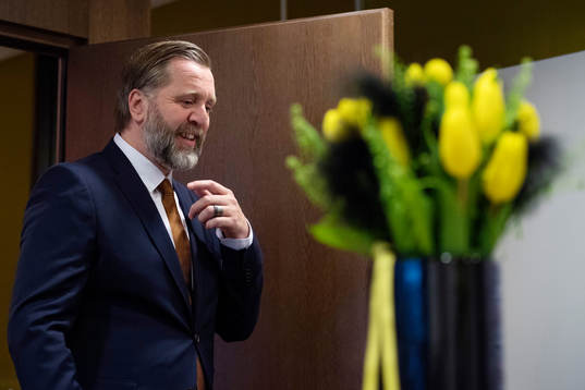 s sportchef Björn Wesström anländer