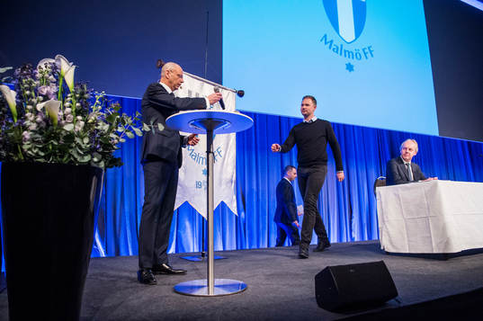 Håkan Jeppsson, ordförande och tränaren Magnus Pehrsson