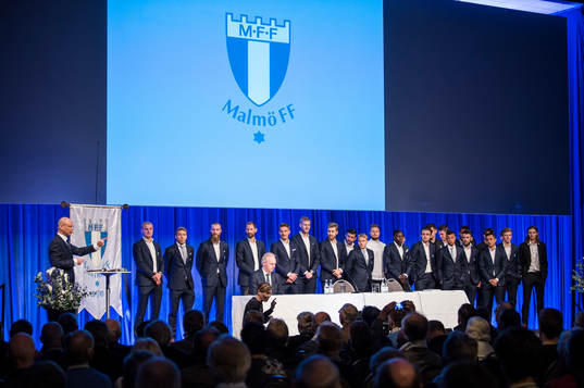 Spelarna på scenen