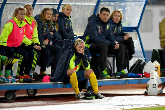 Sveriges Elin Rubensson byts ut med skadekänning