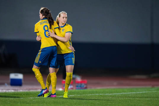 Sveriges Lotta Schelin byts ut mot Stina Blackstenius
