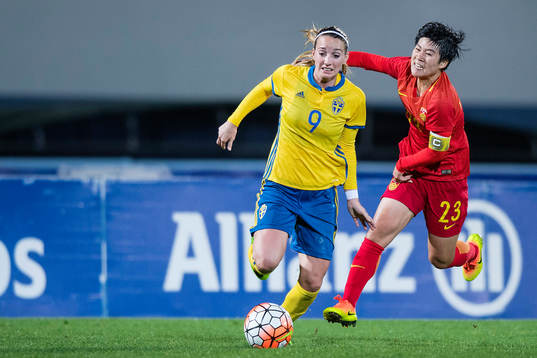 Sveriges Kosovare Asllani och Kinas Ren Guixin