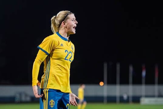 Sveriges Olivia Schough försöker få igång speletunder