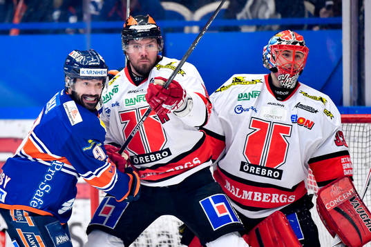 Växjös Josh Hennessy och Örebros Nicklas Grossmann