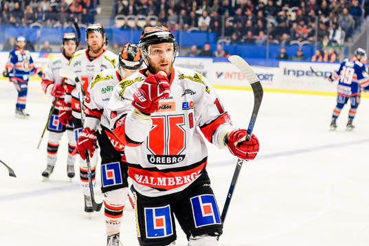 Örebros Tom Wandell jublar