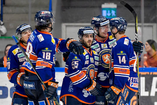 Växjös Nick Bailen jublar med lagkamrater