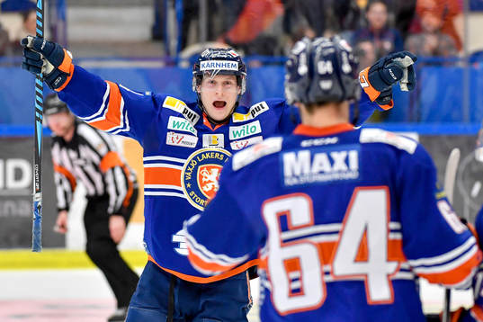 Växjös Olli Palola jublar