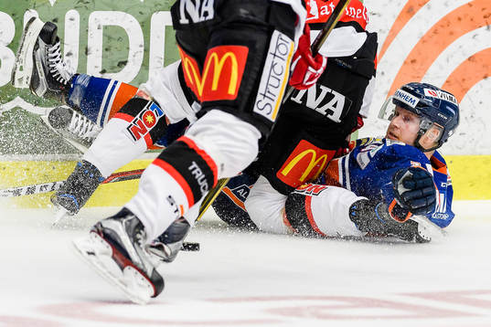 Växjös Tuomas Kiiskinen faller