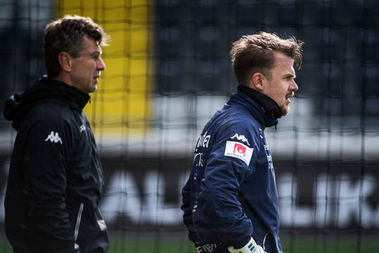 Målvaktstränare Sven Andersson och målvakt Erik Dahlin