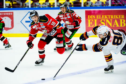 Djurgårdens Gustav Possler och Malmö Redhawks Robin