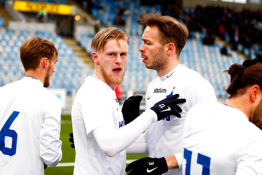 Norrköpings Karl Holmberg jublar med lagkamrater