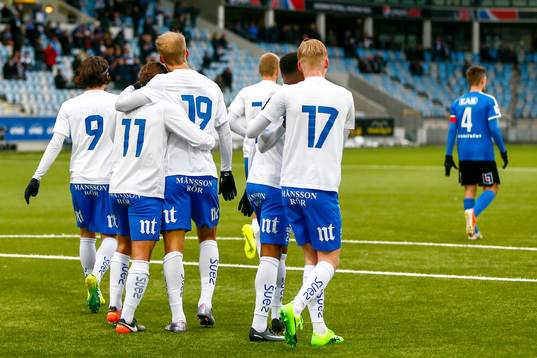 Norrköpings Sebastian Andersson jublar med lagkamrater