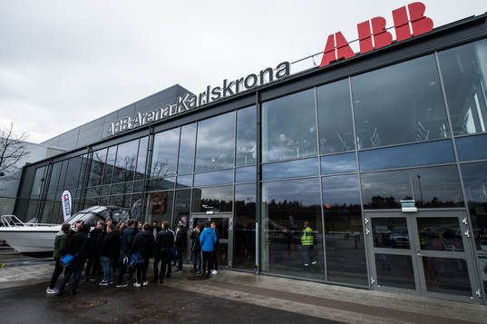ABB arena utvändigt innan ishockeymatchen i SHL mellan