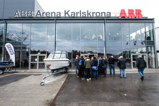 ABB arena utvändigt innan ishockeymatchen i SHL mellan