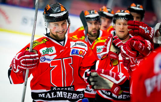 Örebros Gustaf Fransen gör 1-0 och jublar