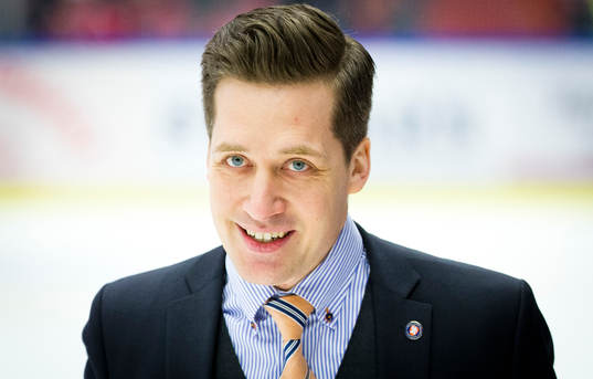 Växjös tränare Sam Hallam är glad