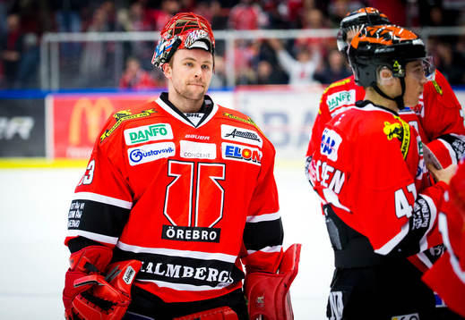 Örebros målvakt Julius Hudacek deppar